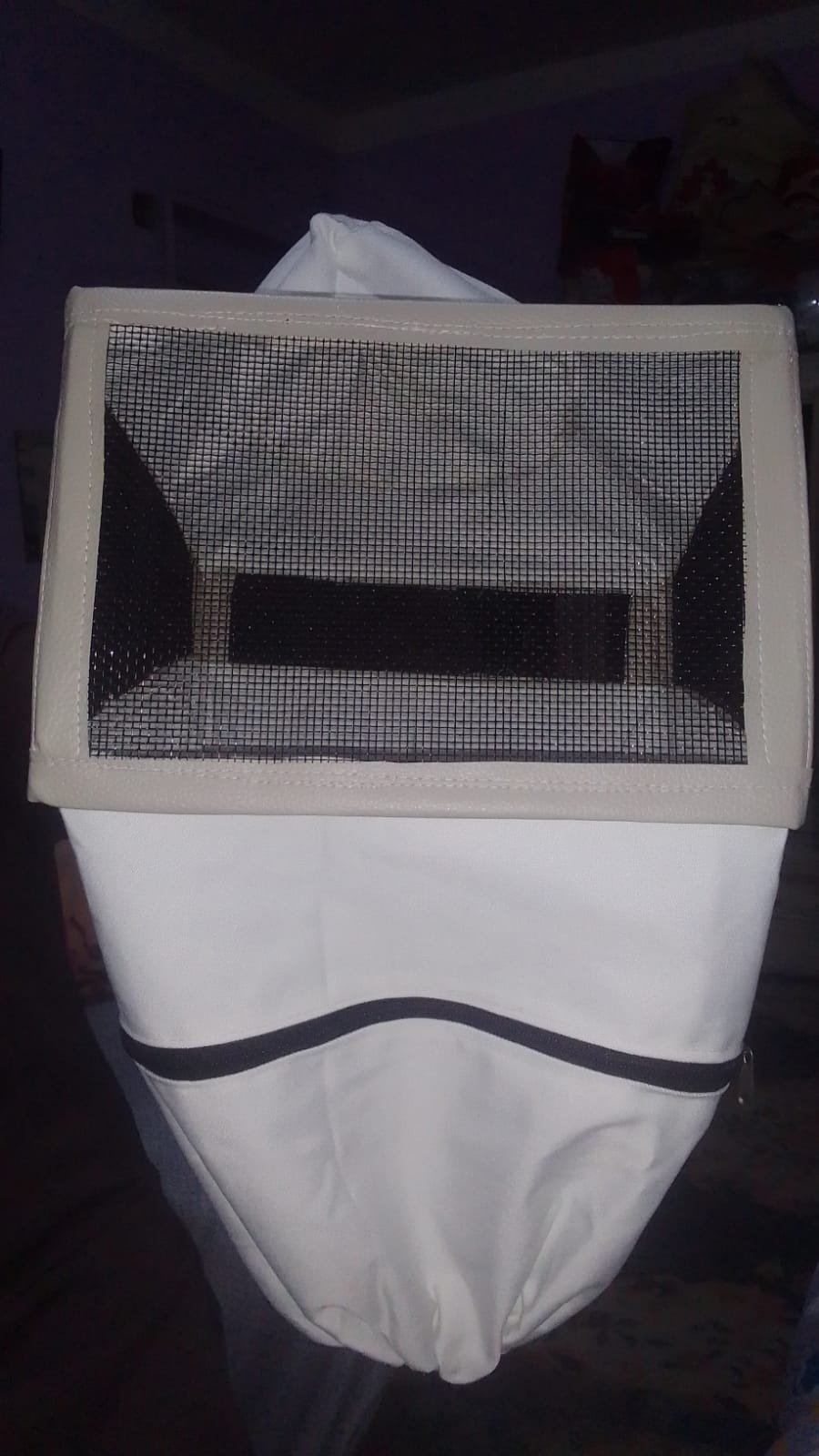 قناع سلك مصري للنحالين – حماية كاملة وتهوية ممتازة (أبيض/أصفر)