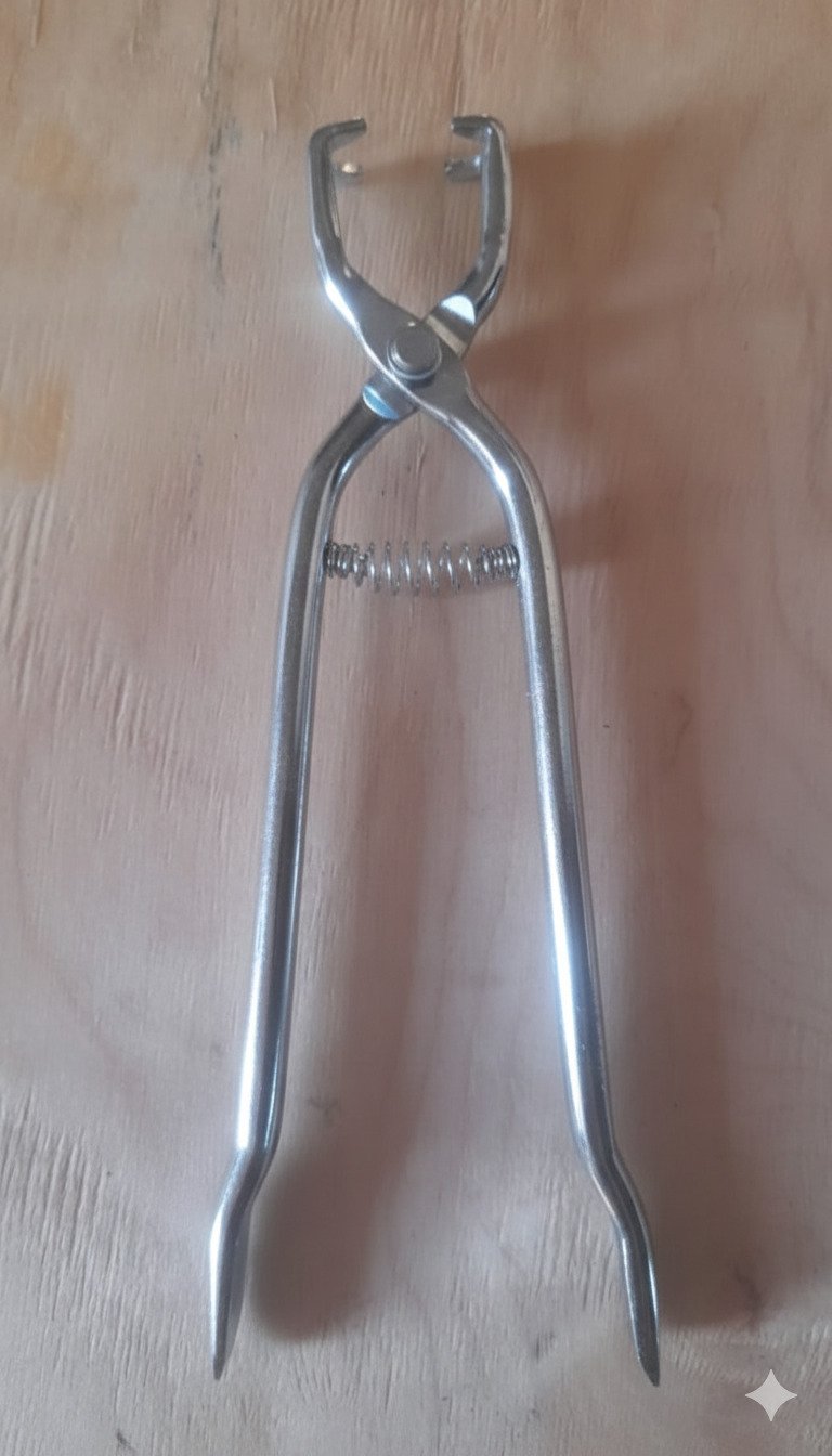 ماسك البراويز – أداة أساسية لكل نحال