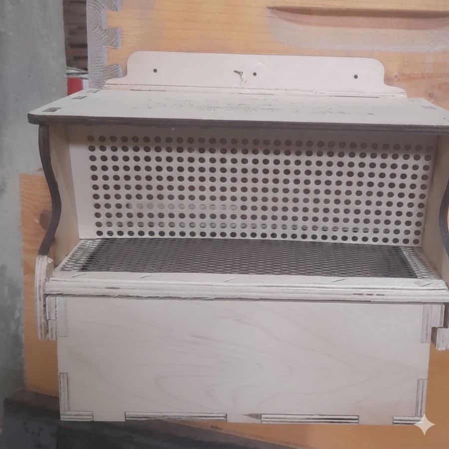 مصيدة حبوب اللقاح العملاقة – كفاءة قصوى لمنحل احترافي | وكر النحال